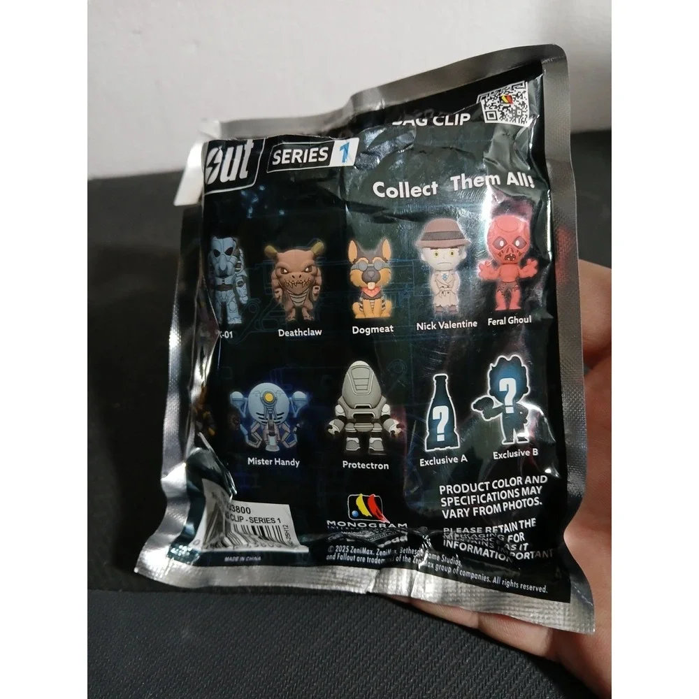 Bestheda Fallout Vault Boy with Gun Key Chain Clip Blind Bag Series 1 Monogram